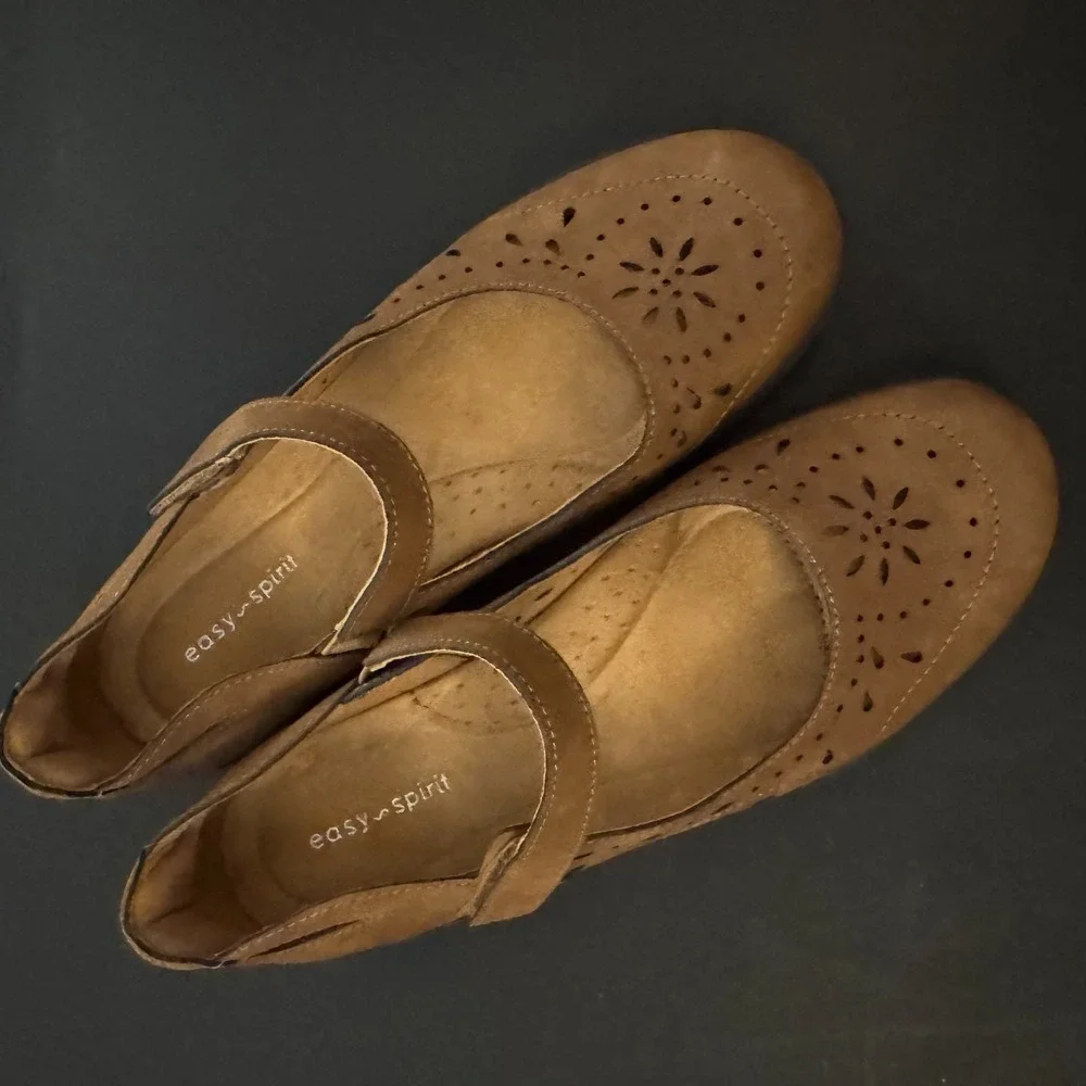 Easy Spirit Womens Mary Jane Comfort Flats Hook and Loop Strap Tan Size 7 - Picture 4 of 8